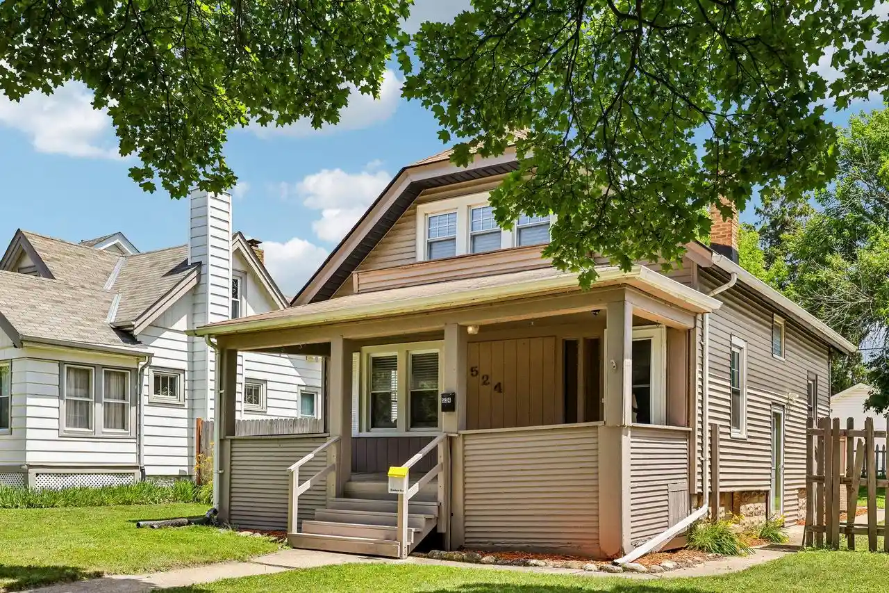 Photo 1 of Single family home for sale at 524 S Oak Park Ct, Milwaukee, WI 53214 | MLS# 1980864 | Listing updated on 2026-09-16