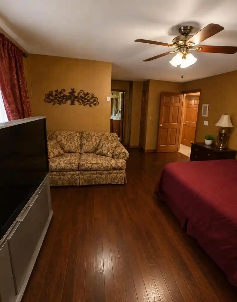 Photo 4 of Single family home for sale at 4848 W Woodland Dr, Franklin, WI 53132 | MLS# 1980865 | Listing updated on 2026-09-16