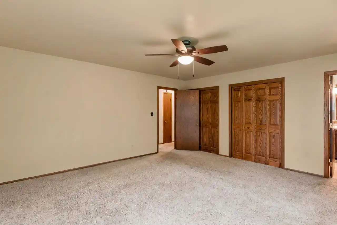 Photo 4 of Single family home for sale at 170 Crestwood Dr, Sheboygan Falls, WI 53085 | MLS# 1980866 | Listing updated on 2026-09-21
