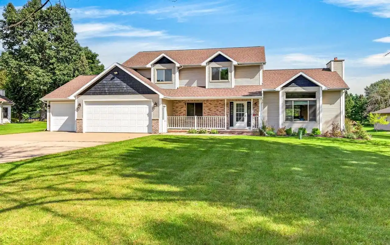 Single family home for sale at N3548 Sunset Ln, New London, WI 54961 | MLS# 50332777