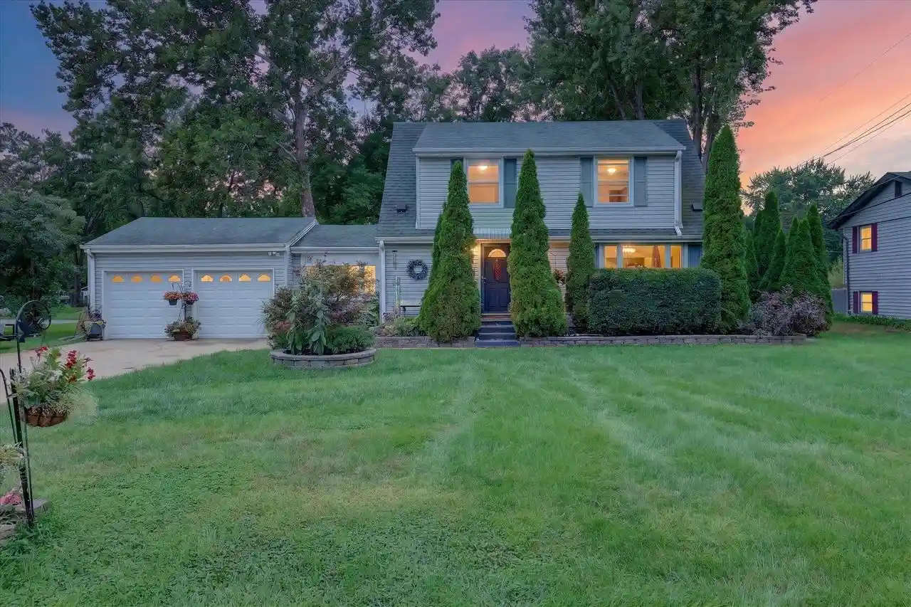 Photo 1 of Single family home for sale at 825 W Happy Holw Rd, Janesville, WI 53546 | MLS# 2032819 | Listing updated on 2026-09-19