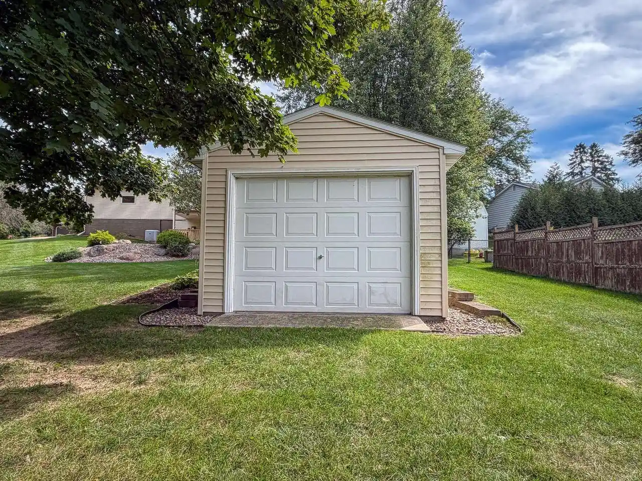 Photo 4 of Single family home for sale at 1906 Perry Dr, Schofield, WI 54476 | MLS# 22604601 | Listing updated on 2026-09-22