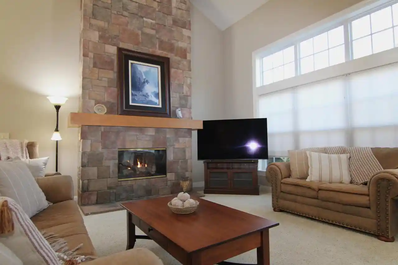 Photo 4 of Condo for sale at 1760 Woodland Way, Slinger, WI 53086 | MLS# 1980881 | Listing updated on 2026-10-01