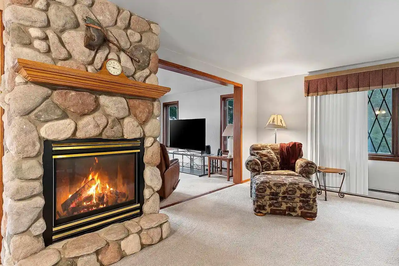 Photo 3 of Single family home for sale at 9401 County Rd G, Suring, WI 54174 | MLS# 50332782 | Listing updated on 2026-09-20