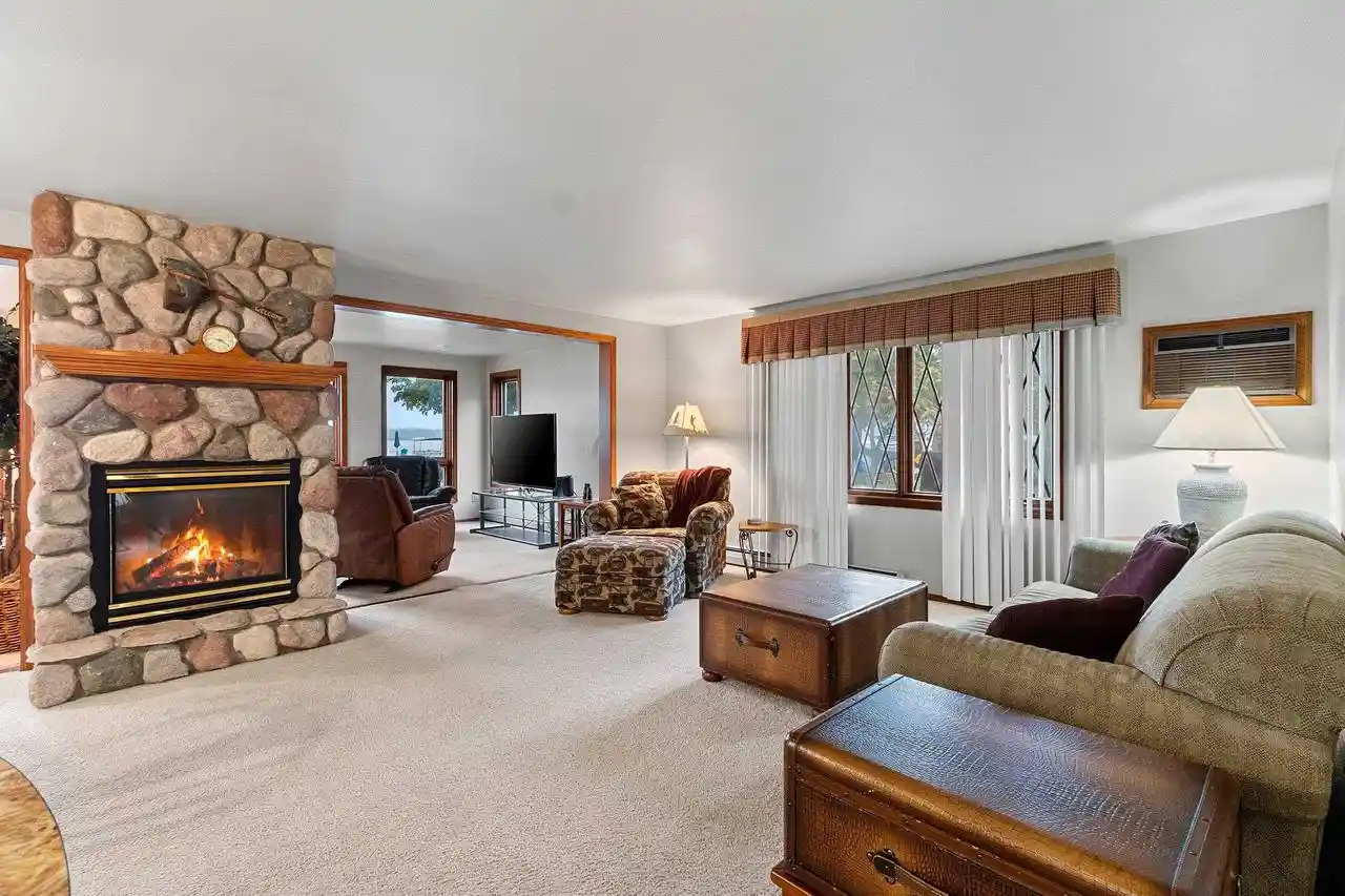 Photo 3 of Single family home for sale at 9401 County Rd G, Suring, WI 54174 | MLS# 50332782 | Listing updated on 2026-09-20