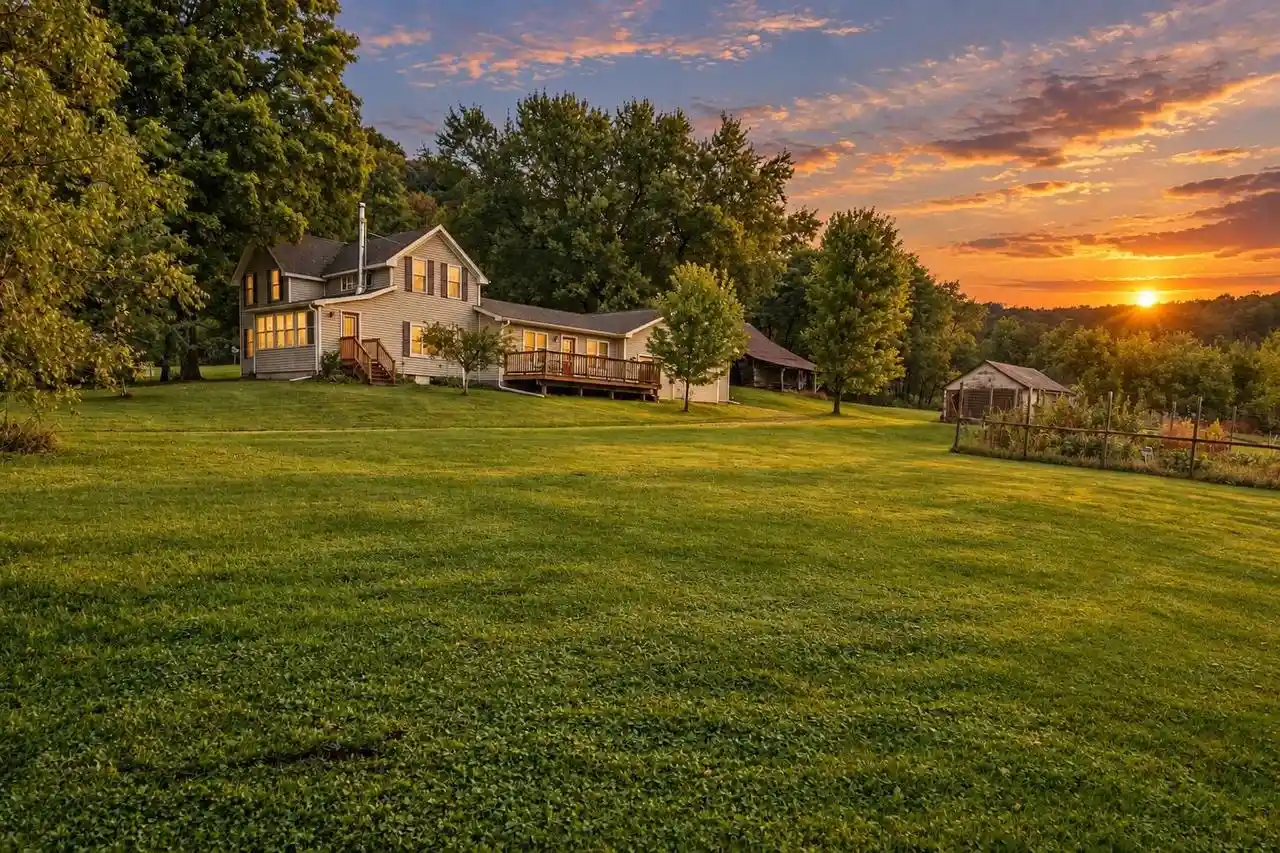 Photo 1 of Single family home for sale at 17857 Old County Farm Dr, Richland Center, WI 53581 | MLS# 2032829 | Listing updated on 2026-10-09