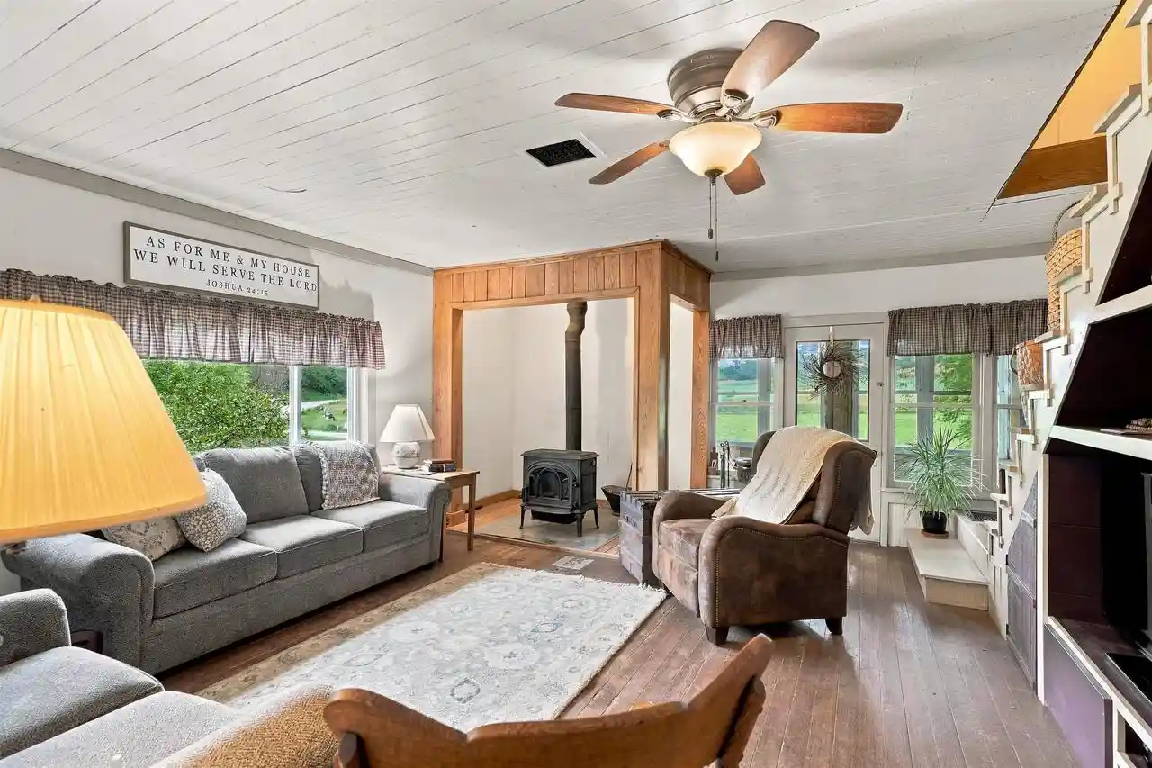 Photo 4 of Single family home for sale at 17857 Old County Farm Dr, Richland Center, WI 53581 | MLS# 2032829 | Listing updated on 2026-10-09