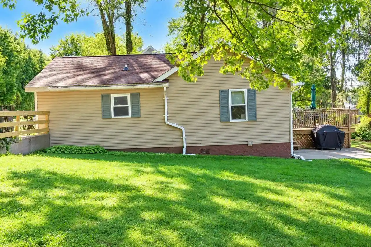 Photo 4 of Sale Pending at 1502 Milwaukee Ave, Wausau, WI 54403 | MLS# 22604606 | Listing updated on 2026-09-21