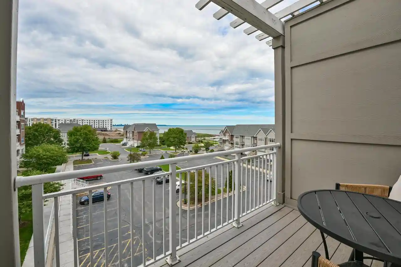 Photo 2 of Condo for sale at 3872 S Lake Dr #402, Saint Francis, WI 53235 | MLS# 1980899 | Listing updated on 2026-09-18