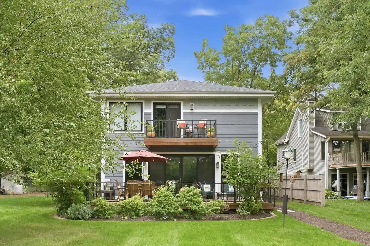 Photo 1 of Single family home for sale at 34215 Venice Park Rd, Delafield, WI 53018 | MLS# 1980901 | Listing updated on 2026-09-21