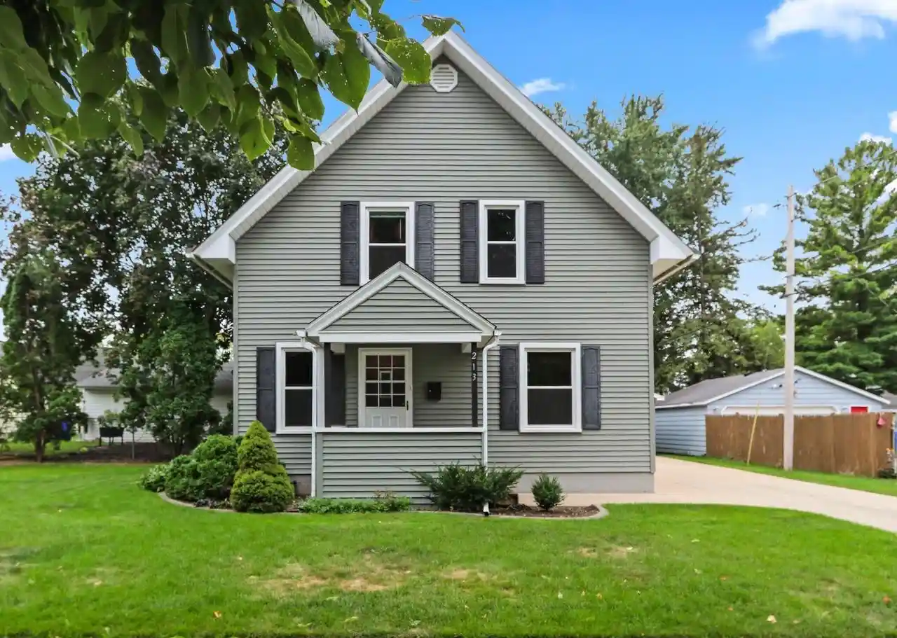 Photo 1 of Single family home for sale at 213 W Marquette St, Appleton, WI 54911 | MLS# 50332796 | Listing updated on 2026-09-21