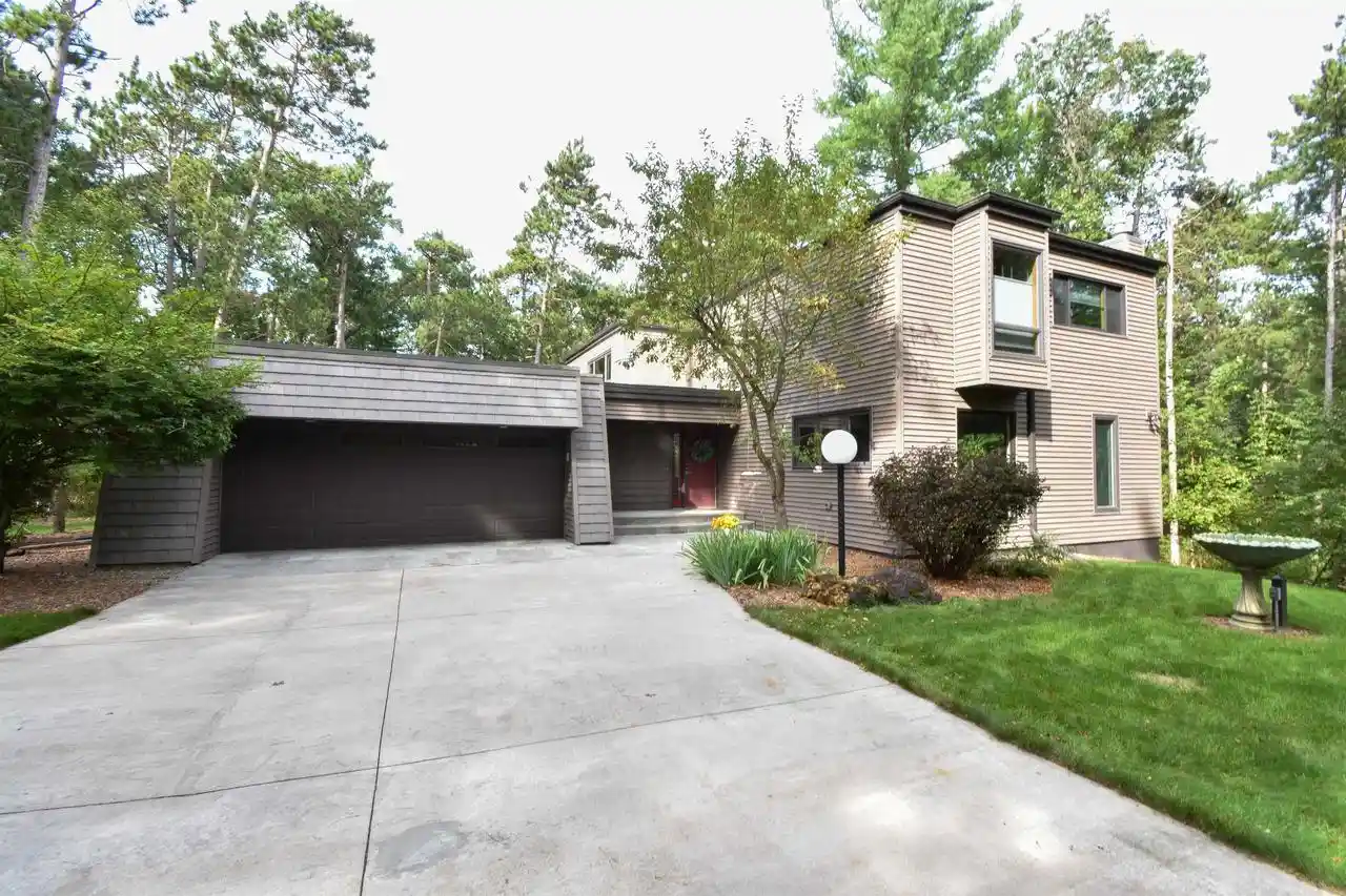 Photo 1 of Single family home for sale at 4903 Barbaras Ln, Stevens Point, WI 54481 | MLS# 22604609 | Listing updated on 2026-09-21