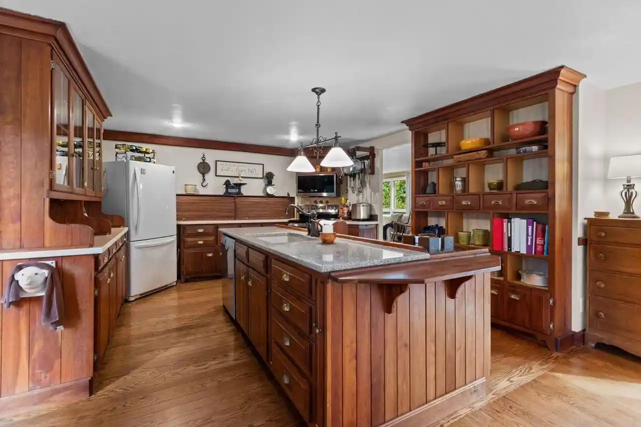 Photo 4 of Single family home for sale at 2663 Woodcrest Dr, Neenah, WI 54956 | MLS# 50332797 | Listing updated on 2026-09-23