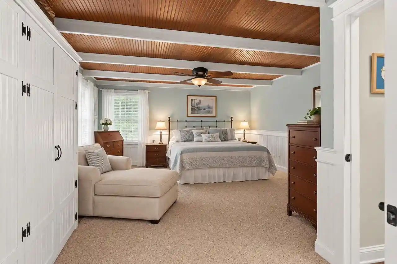 Photo 3 of Single family home for sale at 435 Forest Dr, Fontana, WI 53125 | MLS# 1980904 | Listing updated on 2026-09-18