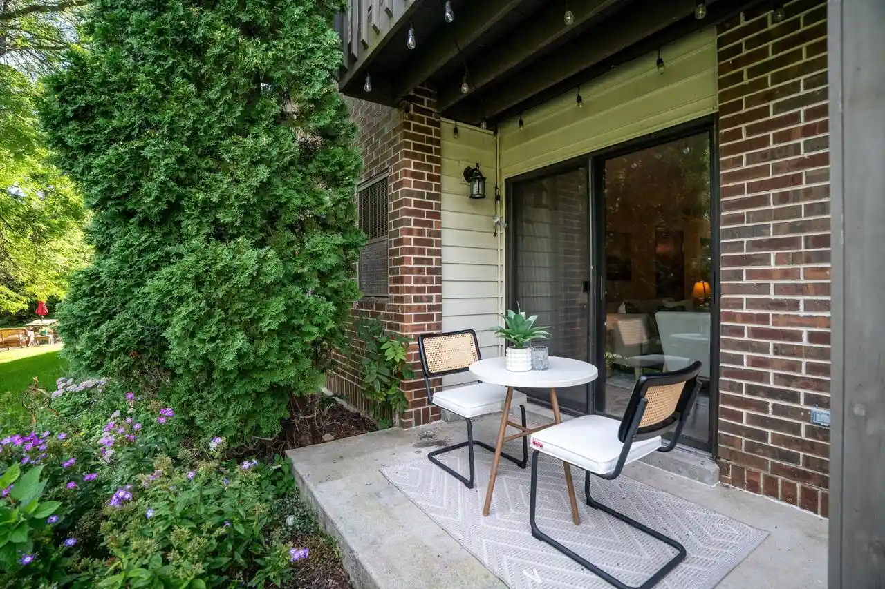 Listing Photo 5 - Condo for sale in building located at 409 N Main St, Thiensville, WI 53092 - Unit #B