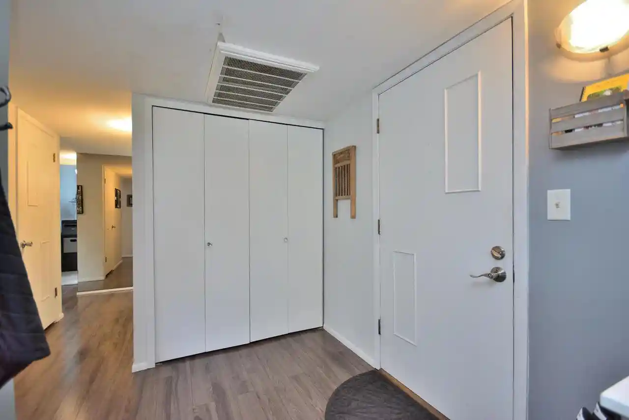 Photo 4 of Condo for sale at 1190 Pilgrim Pkwy, Elm Grove, WI 53122 | MLS# 1980950 | Listing updated on 2026-09-23