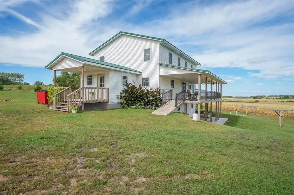 Single family home for sale at W2550 County Rd R, Durand, WI 54736 | MLS# 1605194