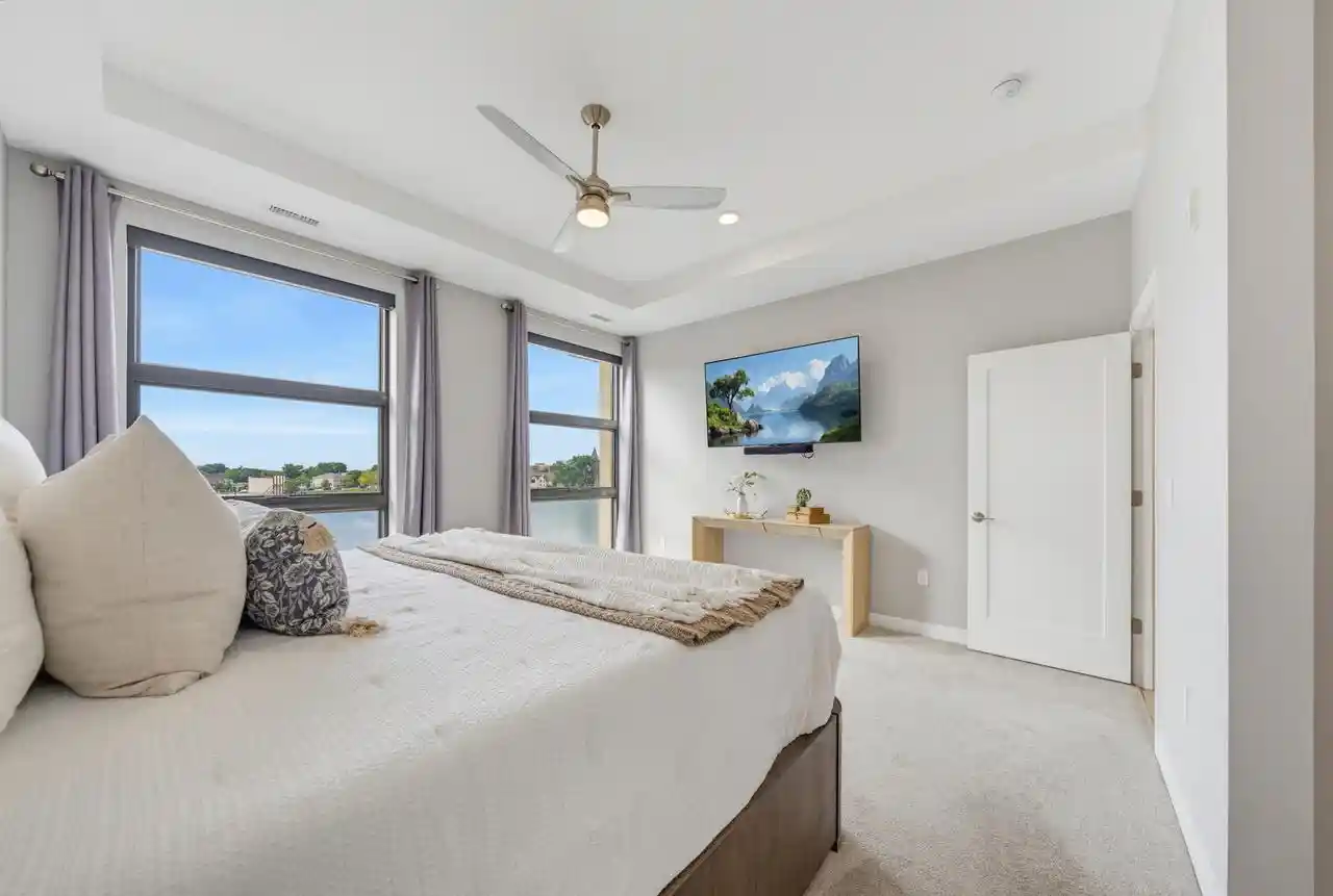 Photo 2 of Condo for sale at 215 E Pleasant St #302, Oconomowoc, WI 53066 | MLS# 1980949 | Listing updated on 2026-09-23