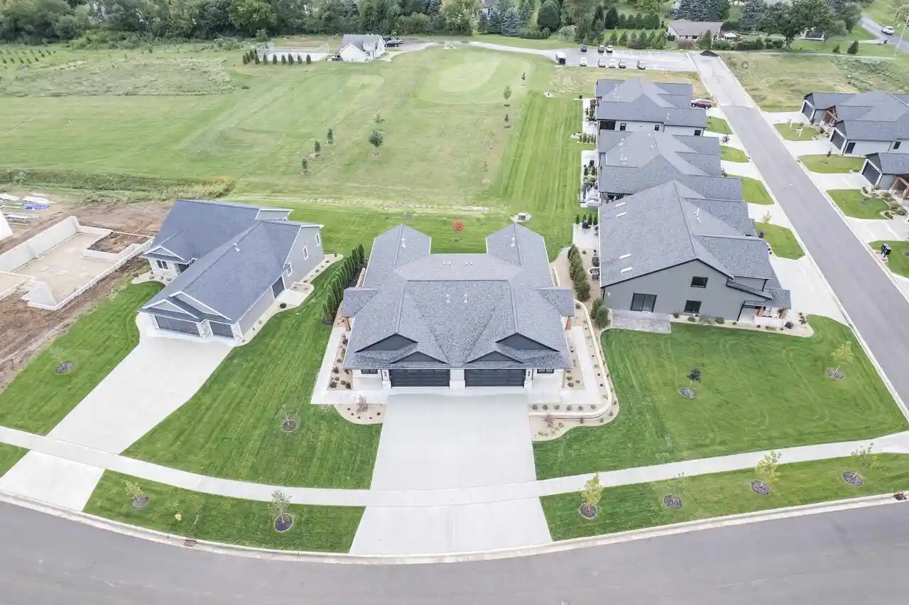 Listing Photo 4 - Condo for sale in building located at 341 Ridge Vw Dr, Milton, WI 53563 - Unit #17