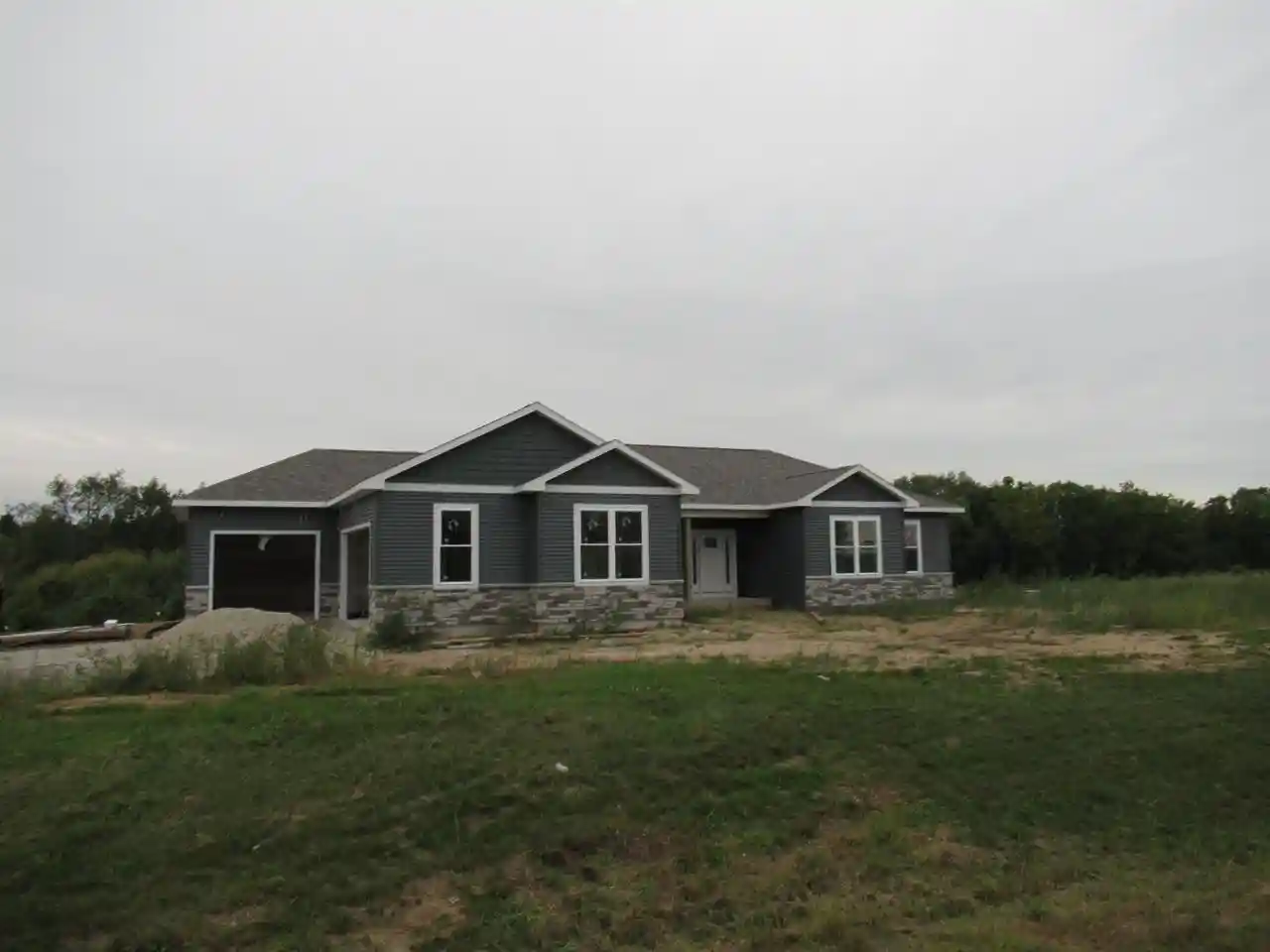 Photo 1 of Single family home for sale at 3980 S Deer Dr, Beloit, WI 53511 | MLS# 2032857 | Listing updated on 2026-09-17