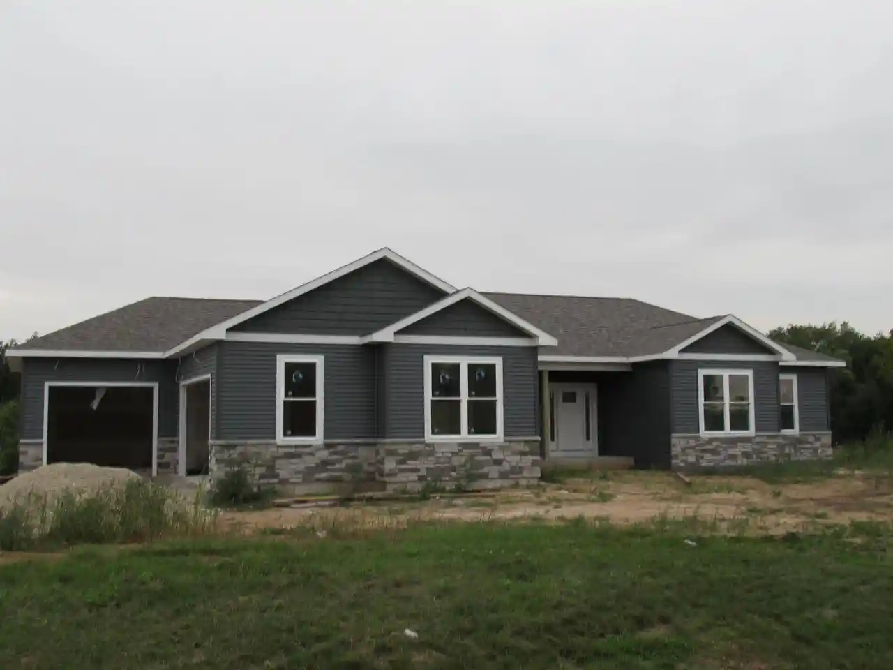 Photo 2 of Single family home for sale at 3980 S Deer Dr, Beloit, WI 53511 | MLS# 2032857 | Listing updated on 2026-09-17