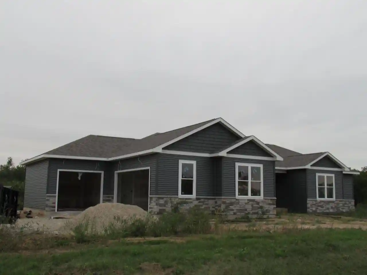 Photo 3 of Single family home for sale at 3980 S Deer Dr, Beloit, WI 53511 | MLS# 2032857 | Listing updated on 2026-09-17