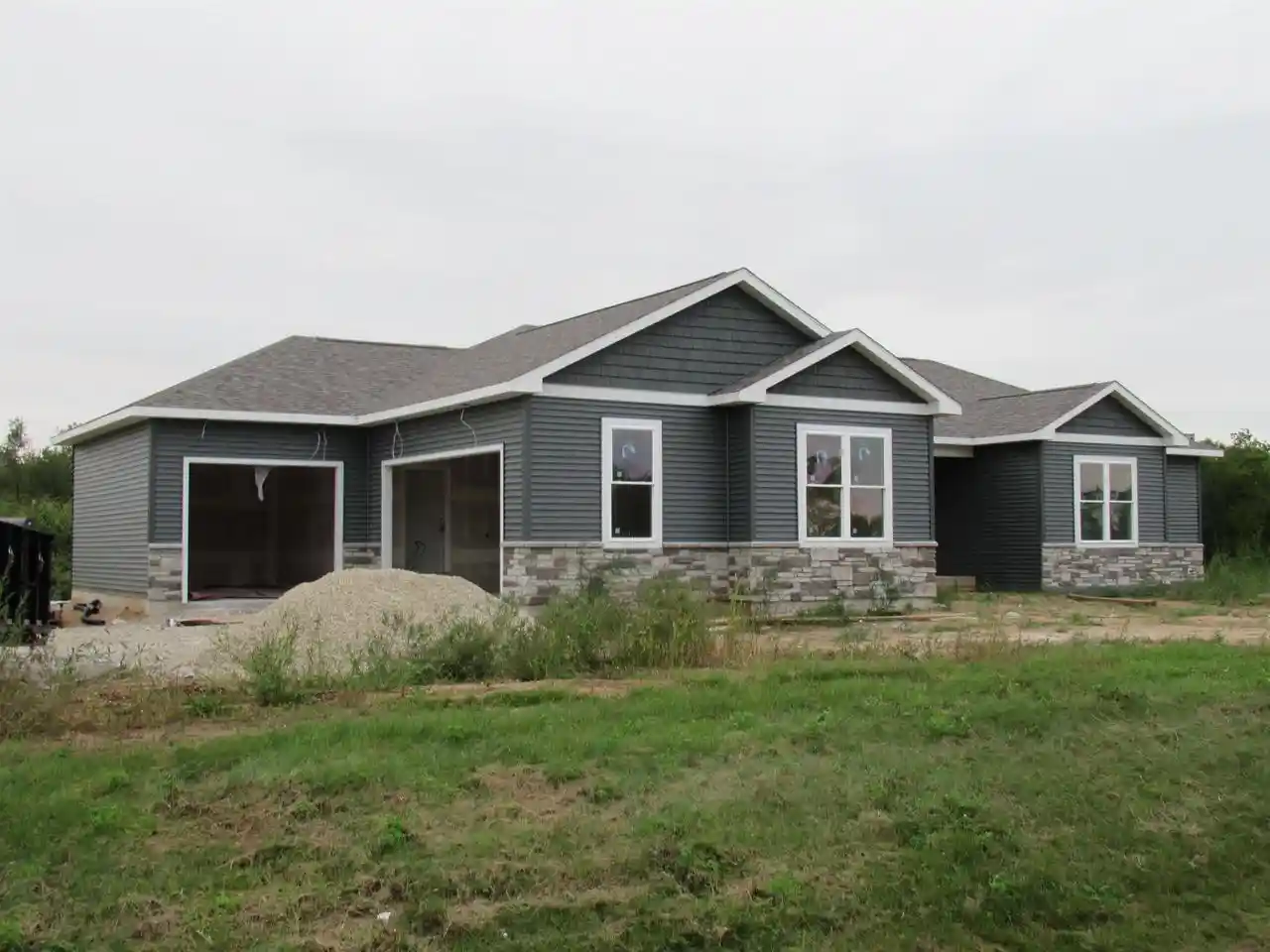 Photo 3 of Single family home for sale at 3980 S Deer Dr, Beloit, WI 53511 | MLS# 2032857 | Listing updated on 2026-09-17