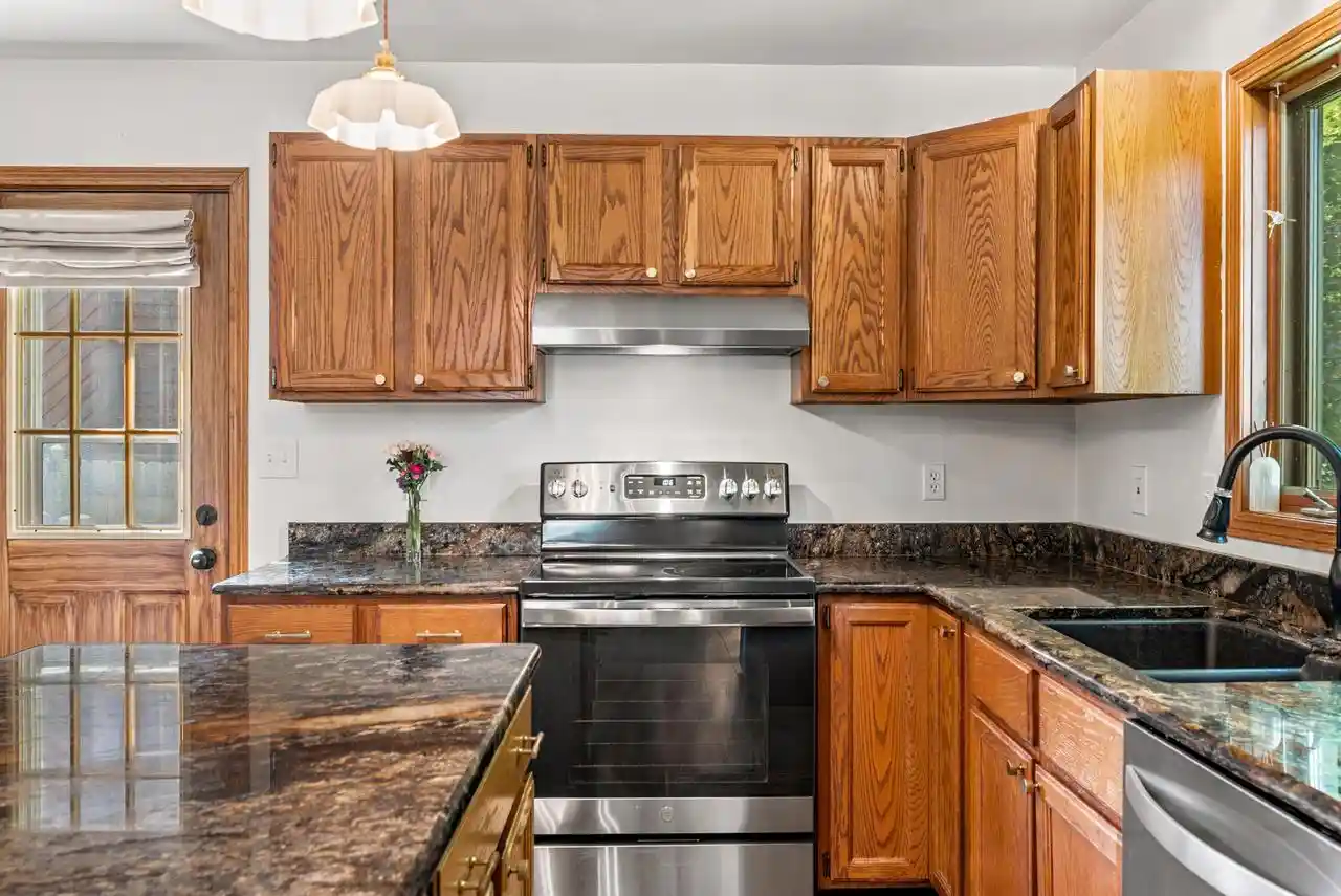 Photo 2 of Single family home for sale at 1566 Briarwood Ln, Hartford, WI 53027 | MLS# 1980981 | Listing updated on 2026-09-17
