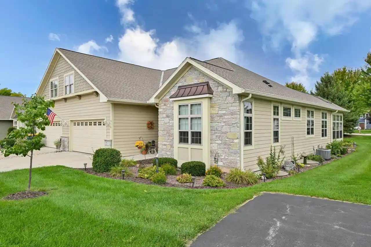 Photo 1 of Condo for sale at 918 Foxland Pl #30, West Bend, WI 53095 | MLS# 1980999 | Listing updated on 2026-09-20