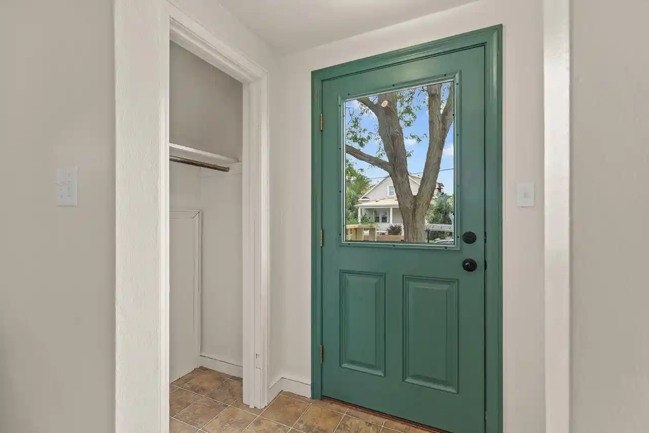 Photo 3 of Single family home for sale at 354 Oak St, Menasha, WI 54952 | MLS# 50332807 | Listing updated on 2026-09-17