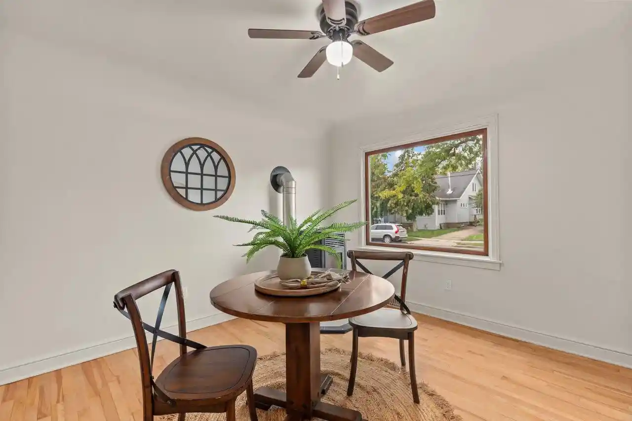 Photo 4 of Single family home for sale at 354 Oak St, Menasha, WI 54952 | MLS# 50332807 | Listing updated on 2026-09-17
