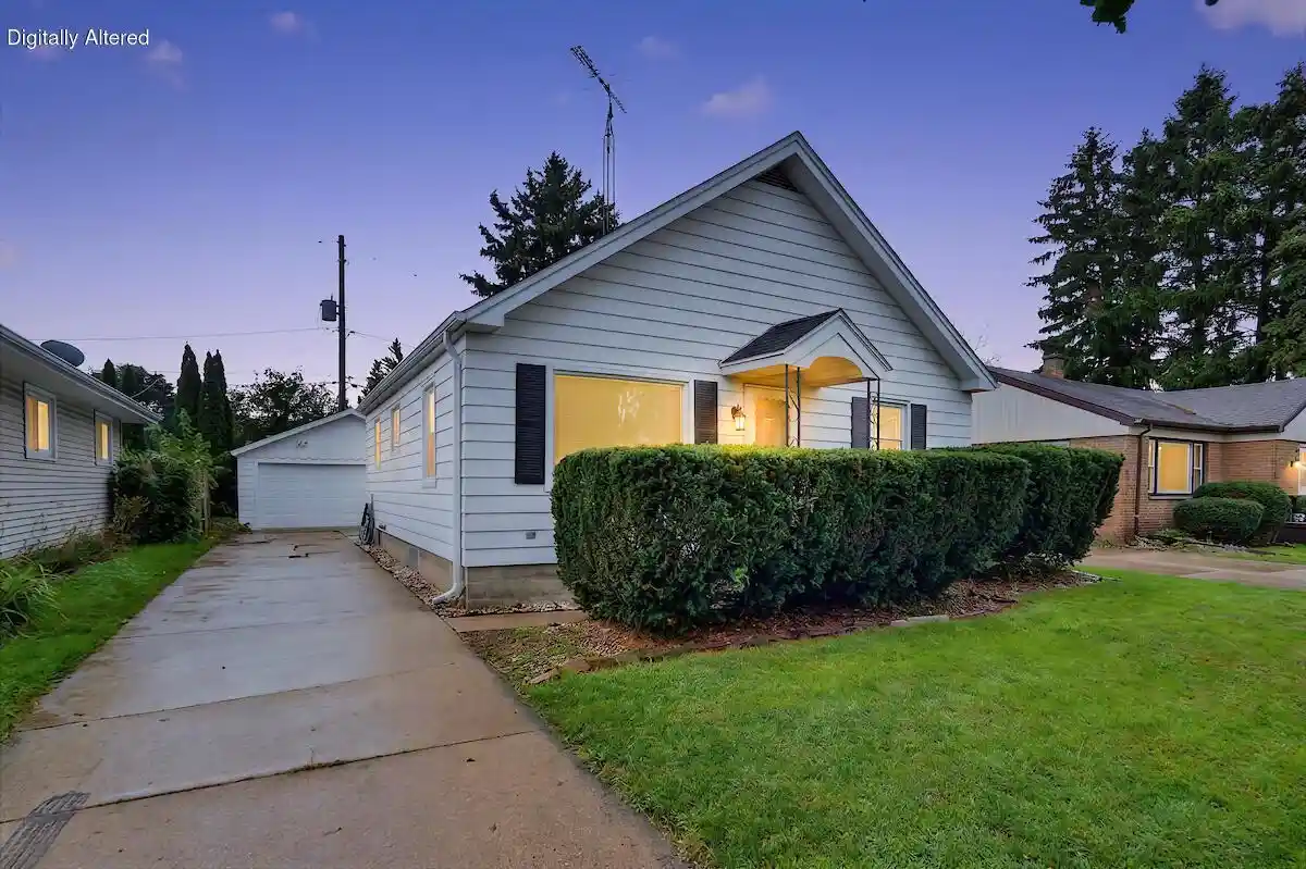 Photo 1 of Single family home for sale at 1425 South St, Racine, WI 53402 | MLS# 1981005 | Listing updated on 2026-09-21