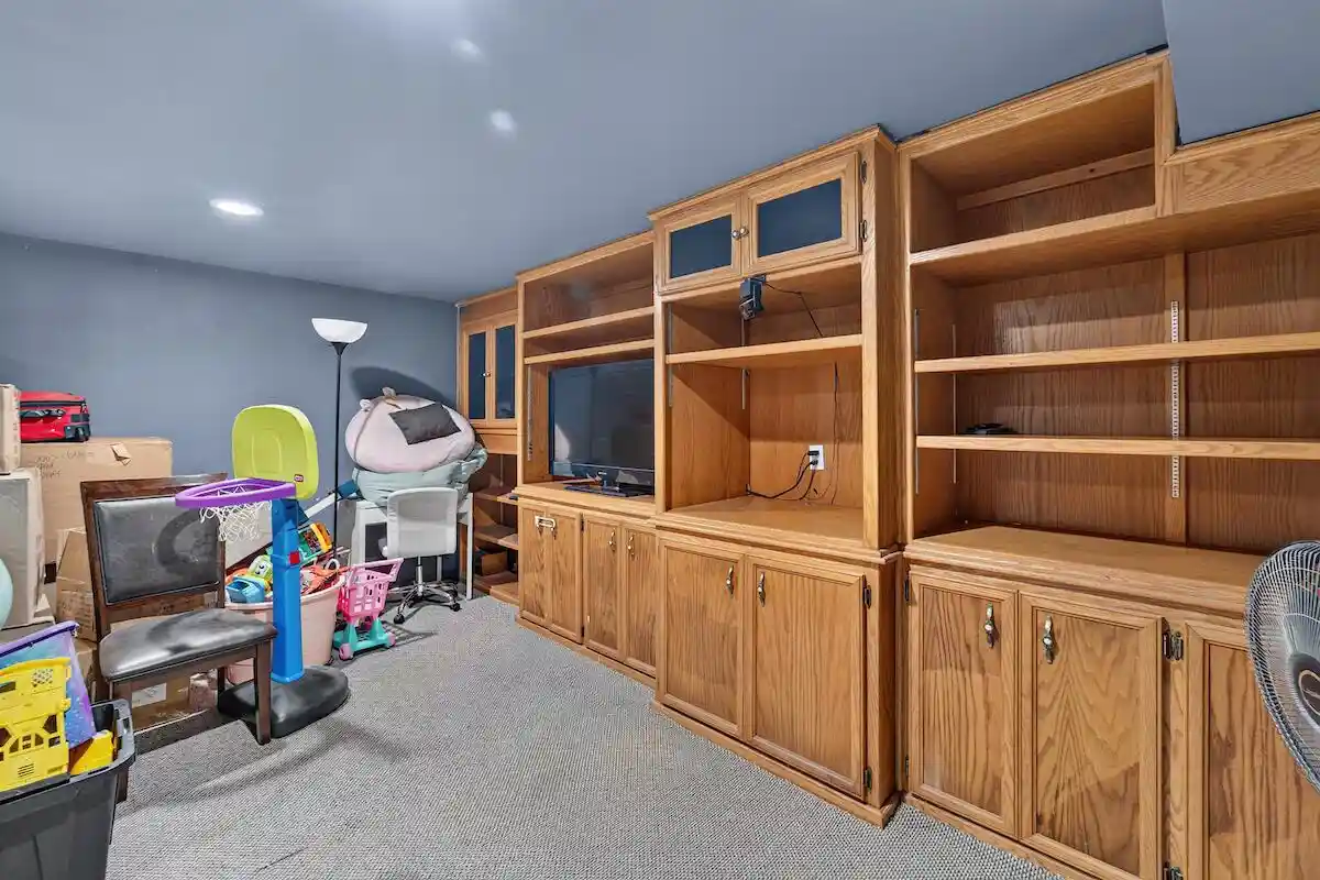 Photo 4 of Single family home for sale at 1425 South St, Racine, WI 53402 | MLS# 1981005 | Listing updated on 2026-09-21
