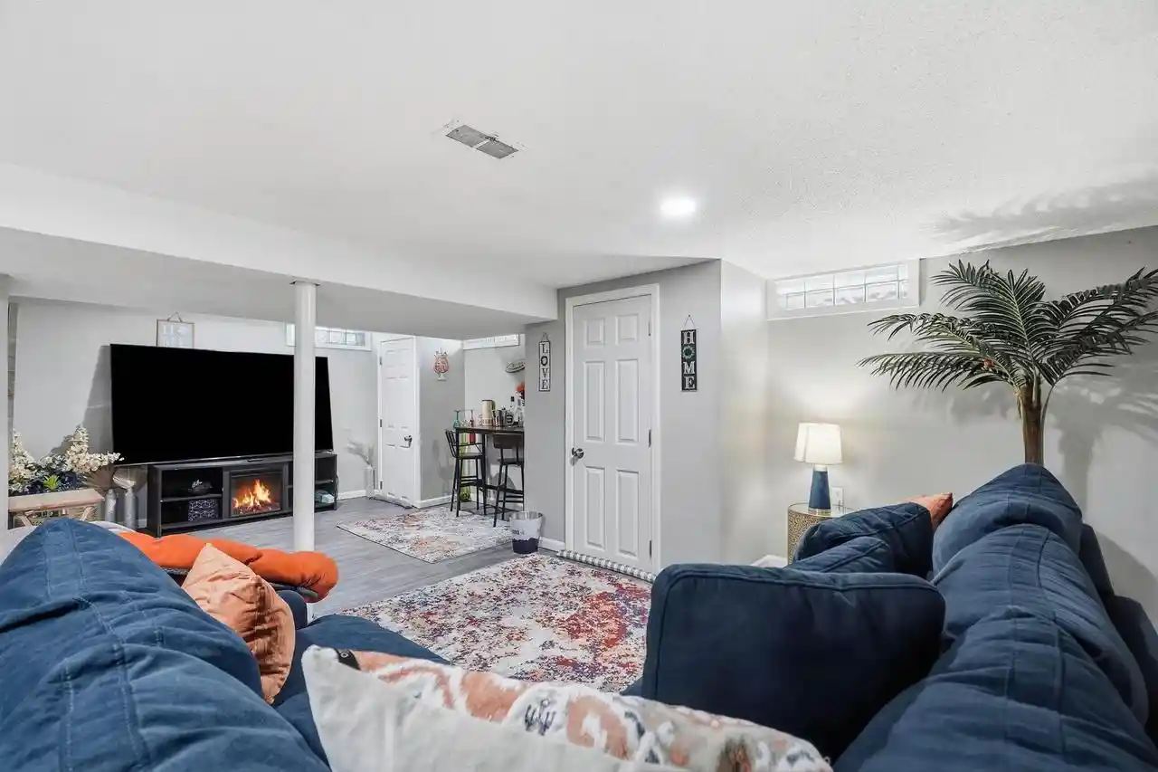 Photo 1 of Single family home for sale at 5800 W Vienna Ave, Milwaukee, WI 53216 | MLS# 1981009 | Listing updated on 2026-10-21