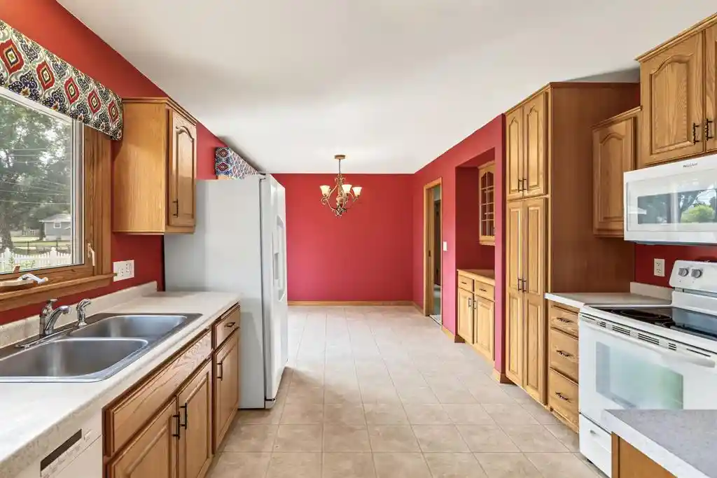 Photo 3 of Single family home for sale at 609 E Tyler Ave, Eau Claire, WI 54701 | MLS# 1605126 | Listing updated on 2026-09-19