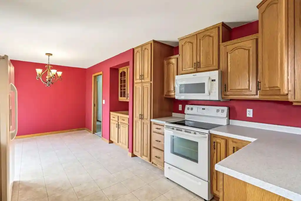 Photo 4 of Single family home for sale at 609 E Tyler Ave, Eau Claire, WI 54701 | MLS# 1605126 | Listing updated on 2026-09-19