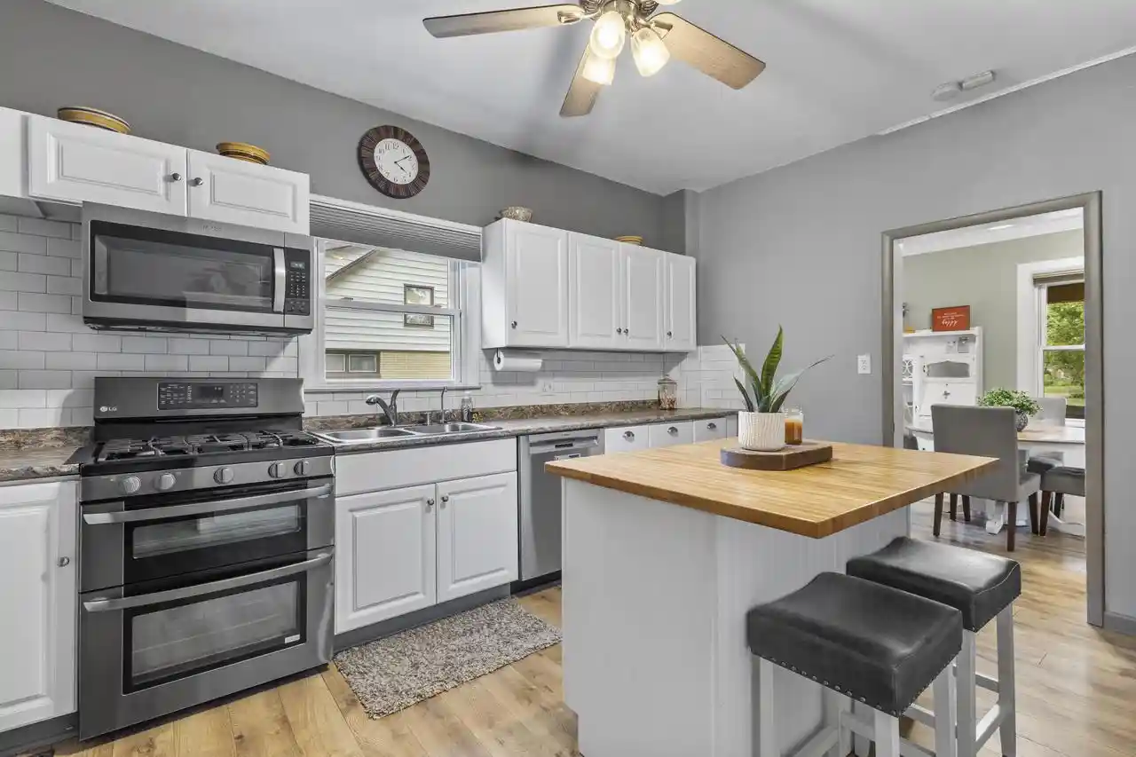 Photo 3 of Single family home for sale at 2 S Western Ave, Deerfield, WI 53531 | MLS# 2032875 | Listing updated on 2026-09-24