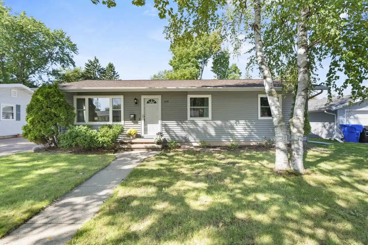 Photo 1 of Single family home for sale at 419 S Arlington St, Appleton, WI 54915 | MLS# 50332826 | Listing updated on 2026-09-21