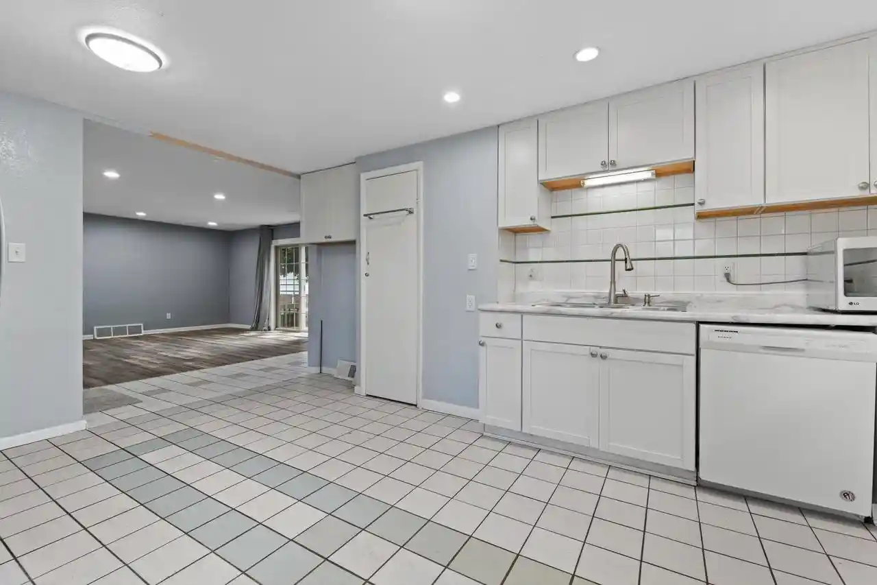 Photo 3 of Single family home for sale at 6411 Sheridan Rd, Kenosha, WI 53143 | MLS# 1981021 | Listing updated on 2026-09-18