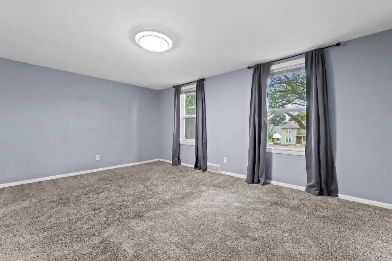 Photo 3 of Single family home for sale at 6411 Sheridan Rd, Kenosha, WI 53143 | MLS# 1981021 | Listing updated on 2026-09-18
