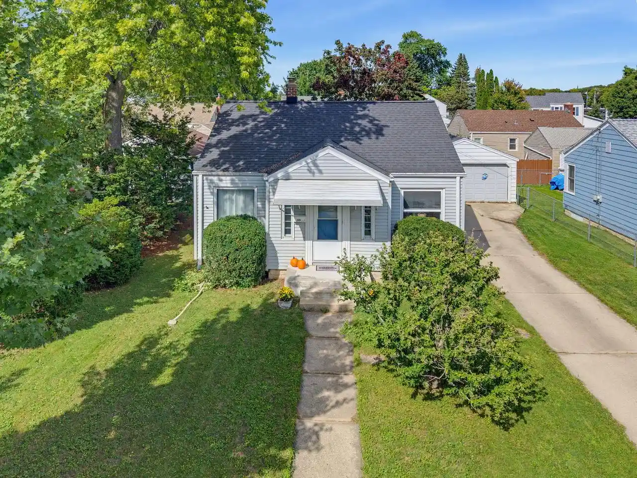 Photo 1 of Single family home for sale at 325 E Gauer Cir, Milwaukee, WI 53207 | MLS# 1981023 | Listing updated on 2026-09-29