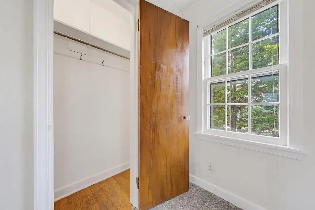 Photo 3 of Single family home for sale at 325 E Gauer Cir, Milwaukee, WI 53207 | MLS# 1981023 | Listing updated on 2026-09-29