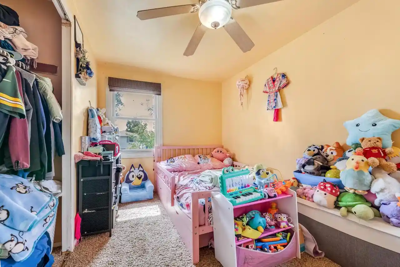 Photo 4 of Single family home for sale at 724 11th Street, Menasha, WI 54952 | MLS# 50332815 | Listing updated on 2026-09-21