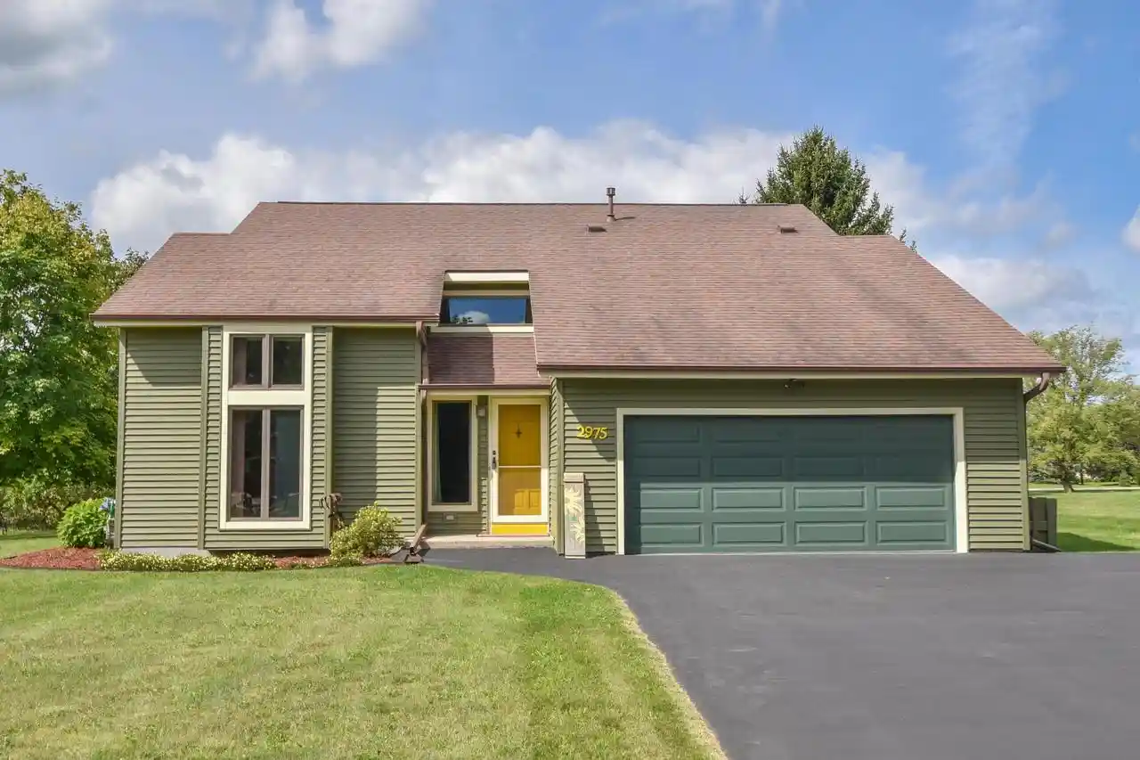 Photo 1 of Single family home for sale at 2975 Bogey Ln, Slinger, WI 53086 | MLS# 1981027 | Listing updated on 2026-10-05