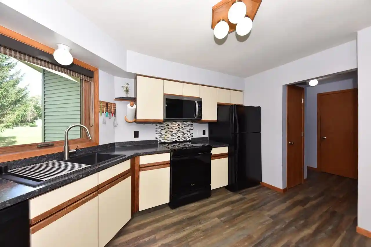 Photo 3 of Single family home for sale at 2975 Bogey Ln, Slinger, WI 53086 | MLS# 1981027 | Listing updated on 2026-10-05