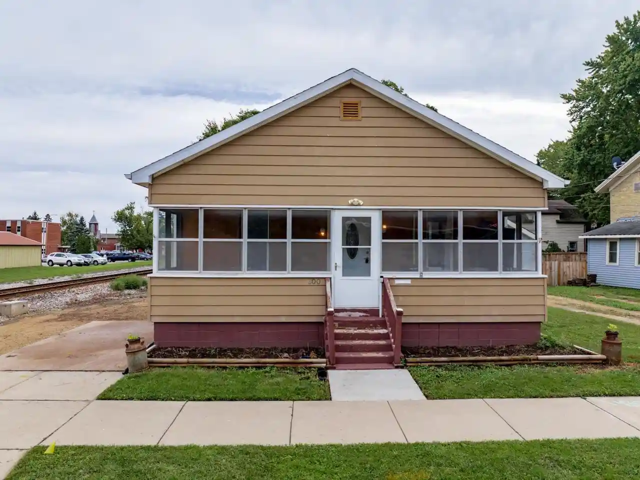 Photo 1 of Single family home for sale at 300 Elm St, Mauston, WI 53948 | MLS# 2032887 | Listing updated on 2026-09-19
