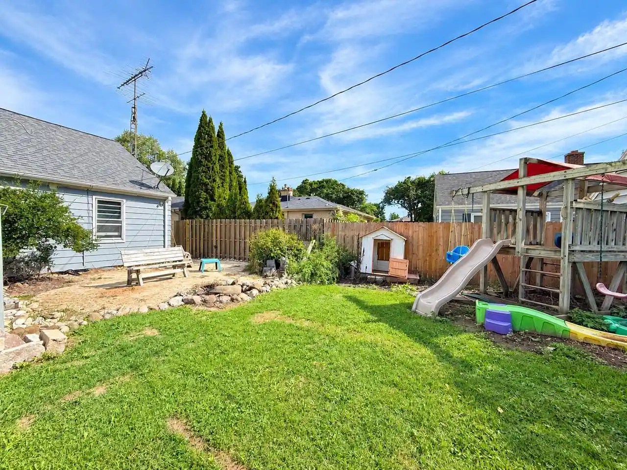 Photo 2 of Single family home for sale at 409 Vollrath Blvd, Sheboygan, WI 53081 | MLS# 1981038 | Listing updated on 2026-10-02