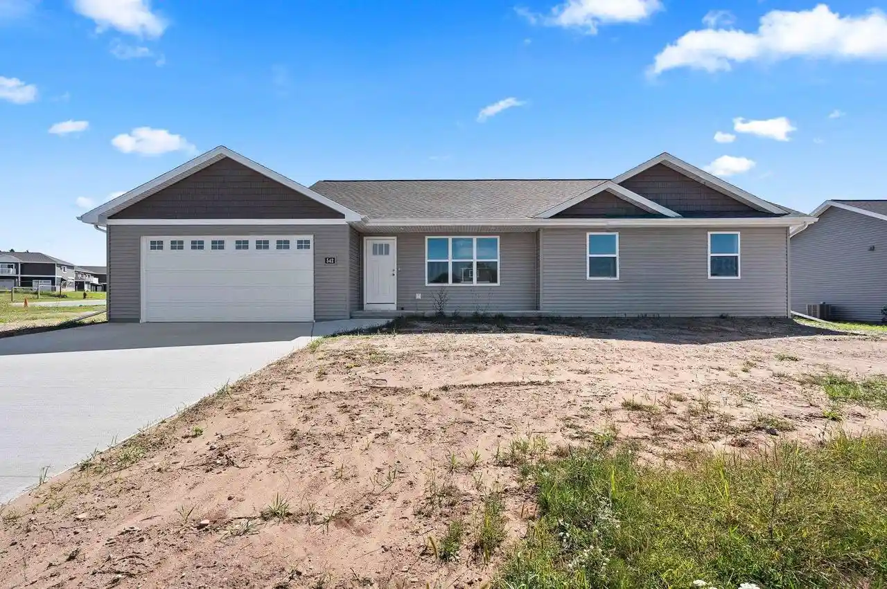 Photo 1 of Single family home for sale at 542 Riverview Dr, Berlin, WI 54923 | MLS# 50332819 | Listing updated on 2026-09-17