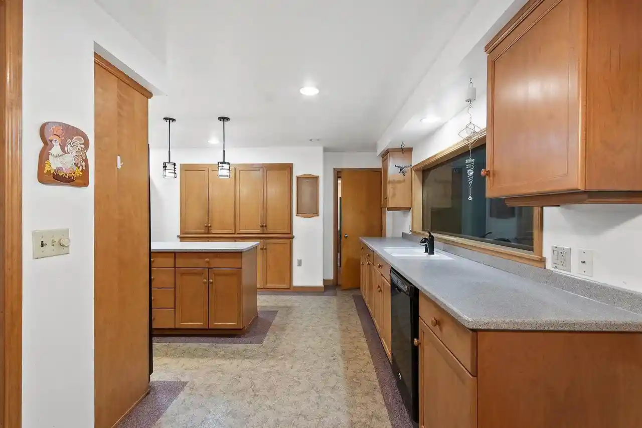 Photo 3 of Single family home for sale at 197 Pine St, Clintonville, WI 54929 | MLS# 50332802 | Listing updated on 2026-09-17