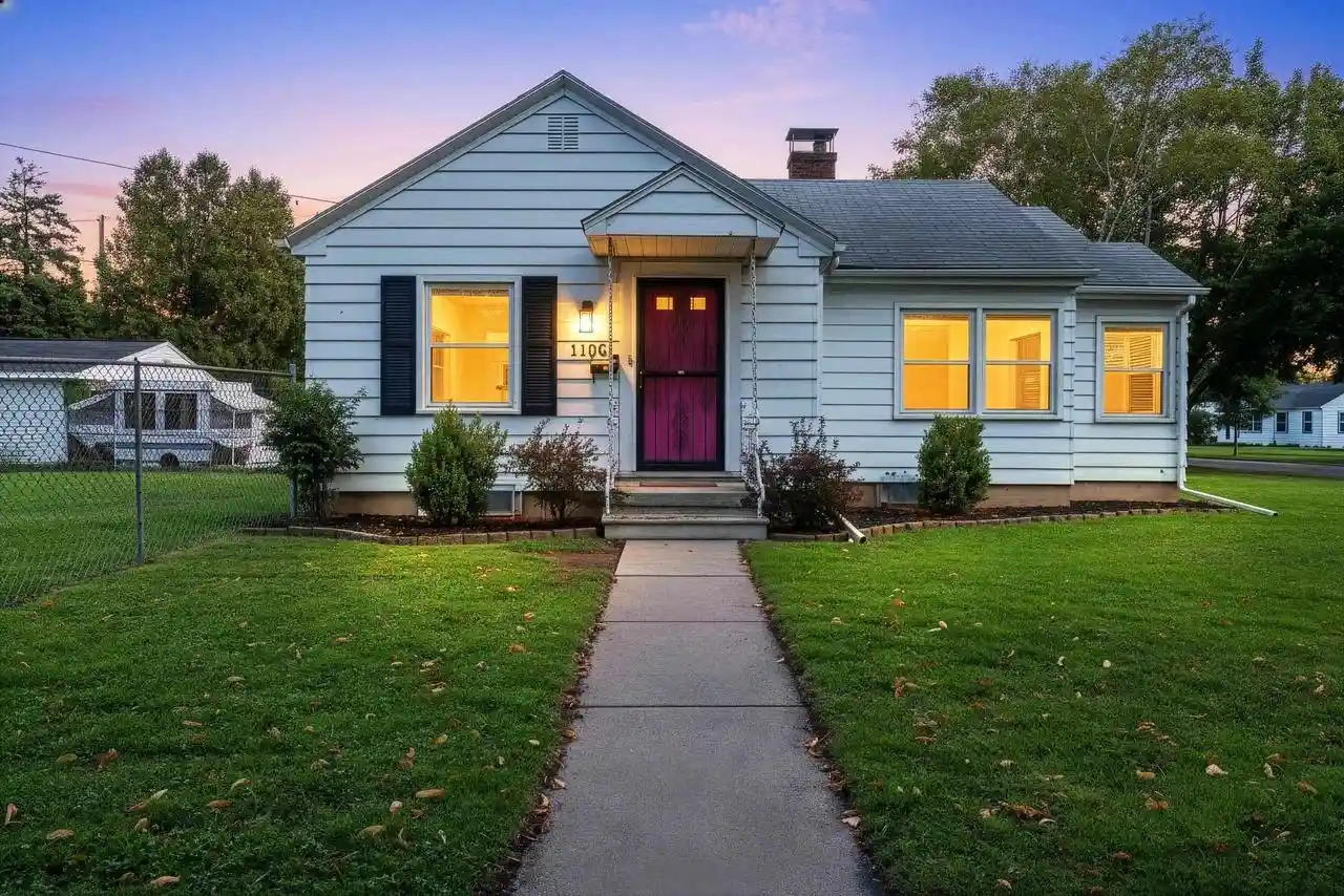 Photo 1 of Single family home for sale at 1106 Minahan St, Green Bay, WI 54303 | MLS# 50332832 | Listing updated on 2026-09-23